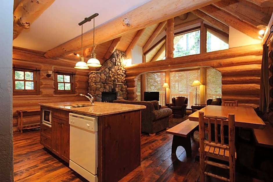 Snow Creek Cabins by Fernie Lodging Co