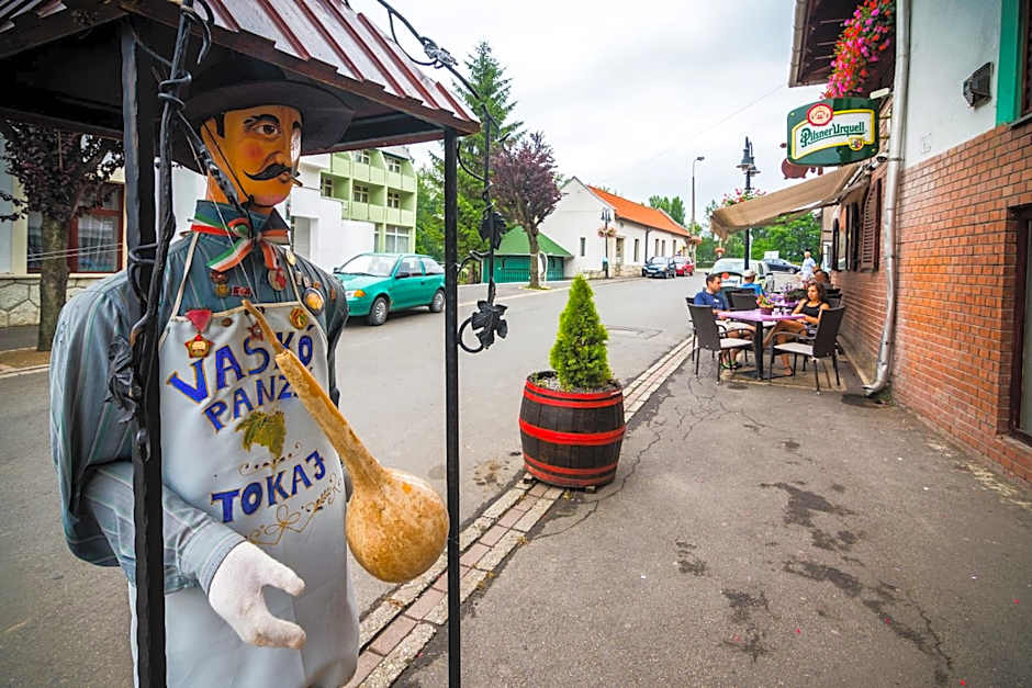 Vaskó Panzió Borpince