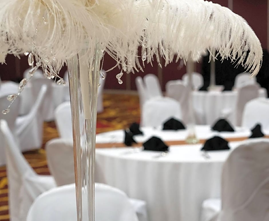 Mcm ElegantA© Hotel & Suites