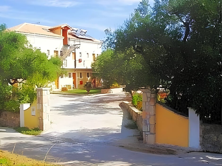 Kavos Psarou Studios & Apartments
