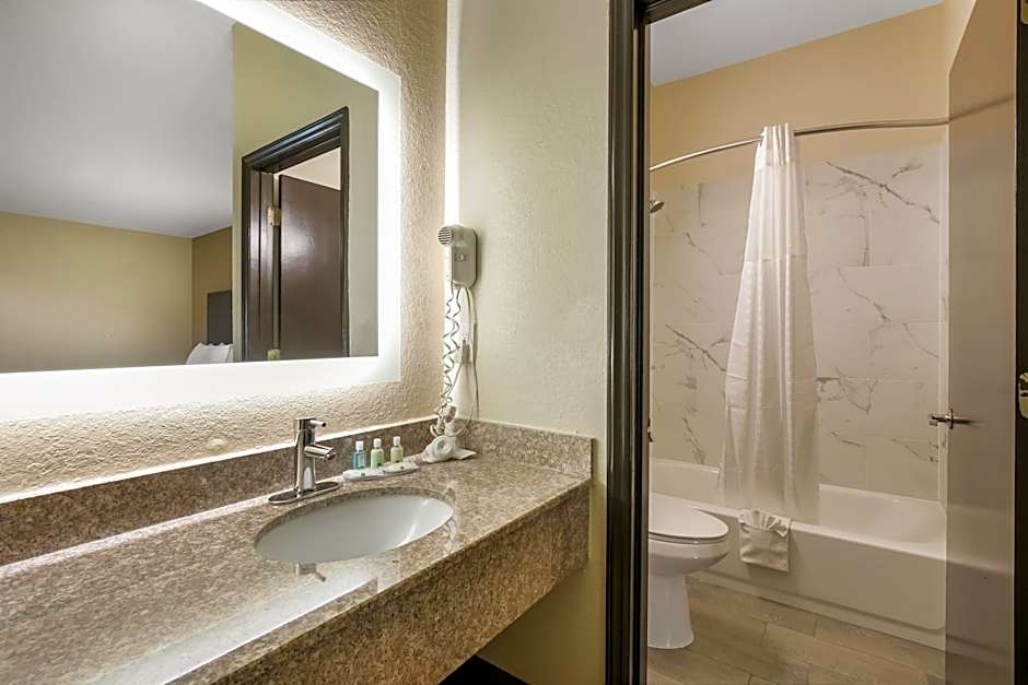 Quality Inn Commerce at I-85