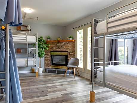 Bed in 8-Bed Female Dorm Ensuite