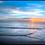 Stunning Penthouse Suite Waterfront 2BD 2BA