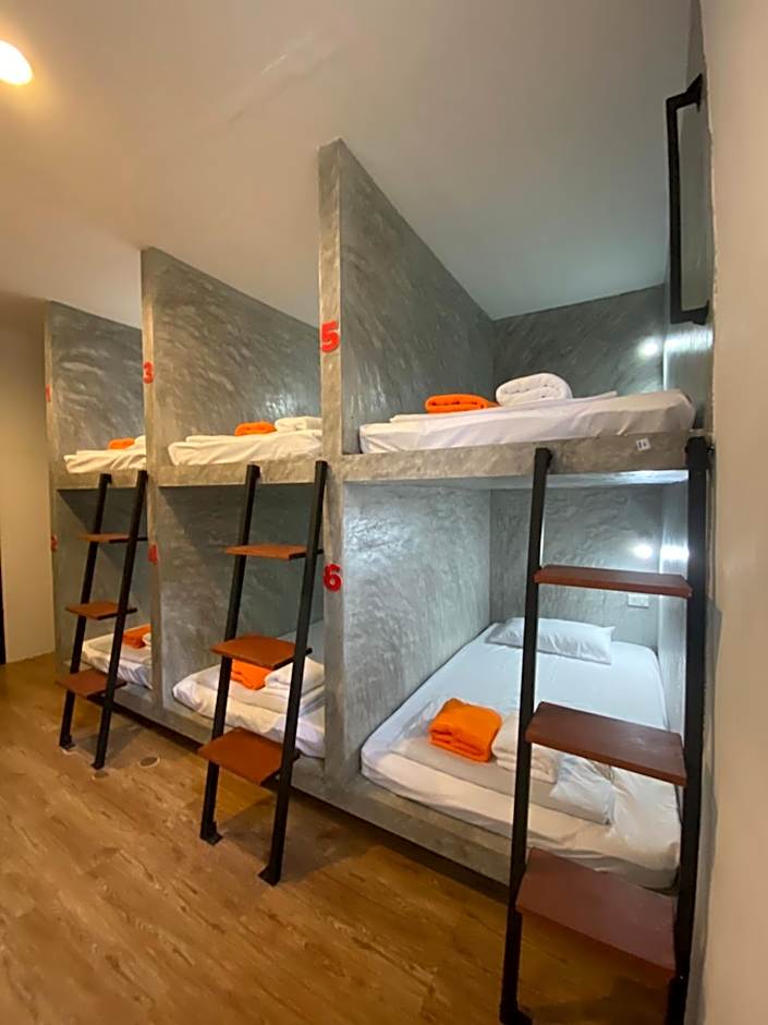 DUDU'S HOSTEL