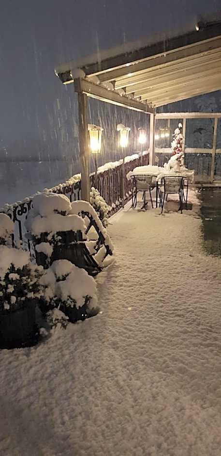 Gasthof Schoenegg B&B