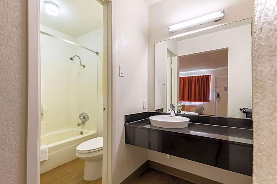 Motel 6-Stephenville, TX