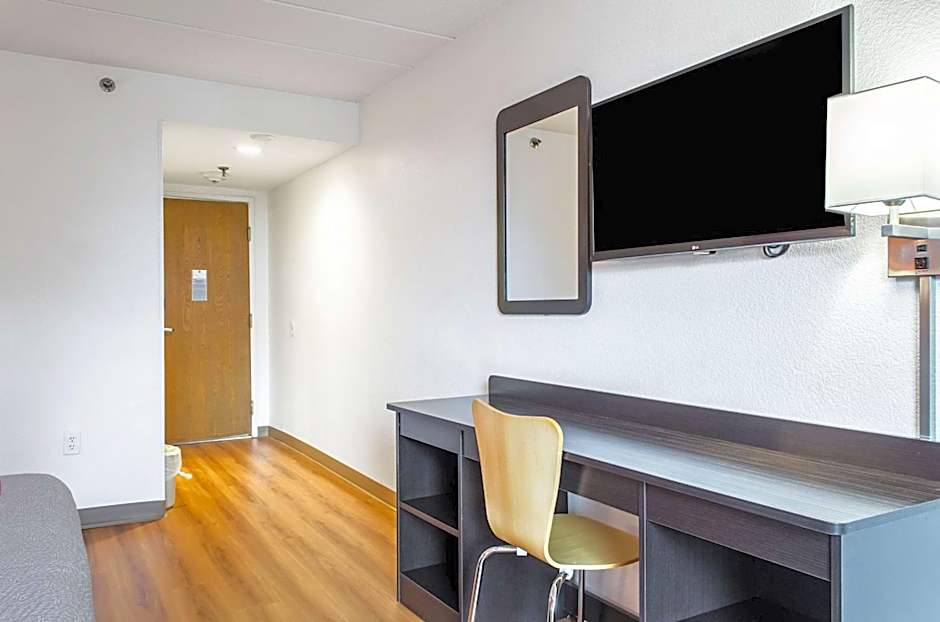 Motel 6-Brockton, MA