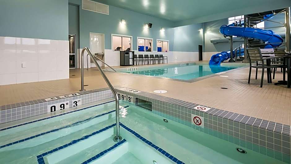 Best Western Plus Lacombe Inn & Suites