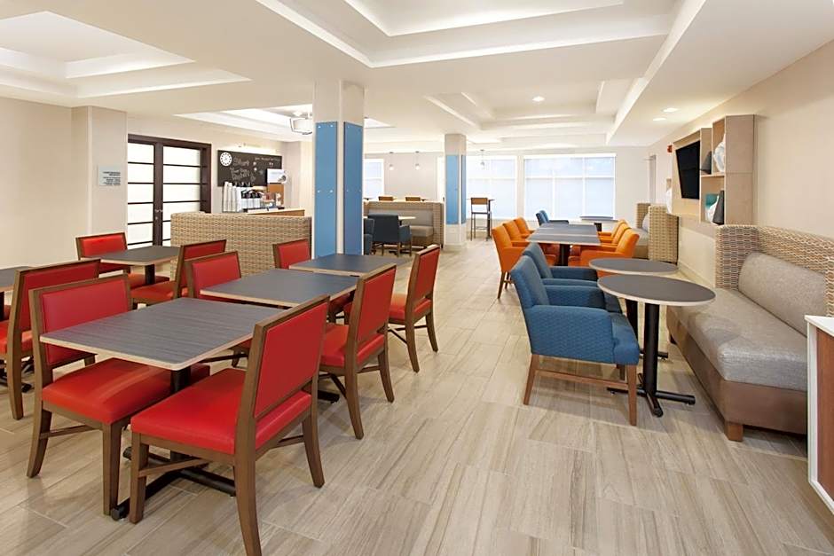 Holiday Inn Express Hotel & Suites Lake Zurich-Barrington By IHG