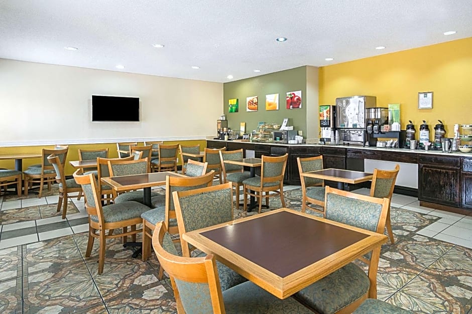 Quality Inn & Suites near I-80 and I-294