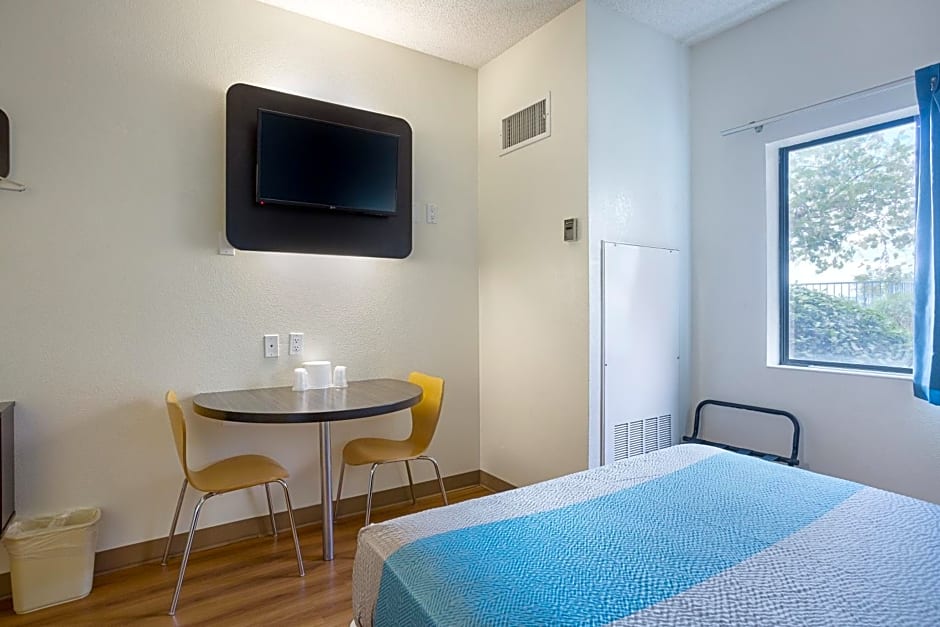 Motel 6-Page, AZ