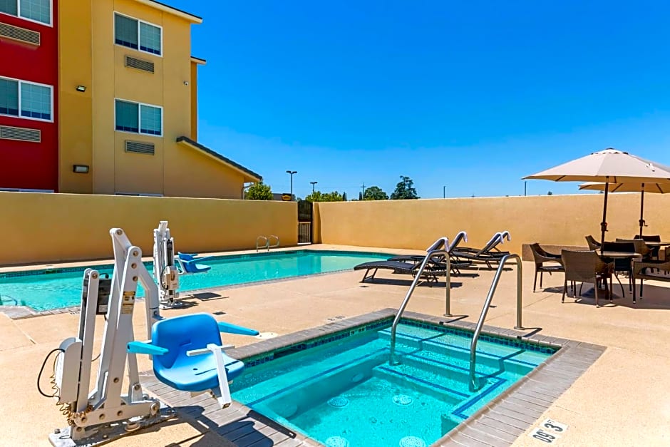 Best Western Plus Wasco Inn & Suites