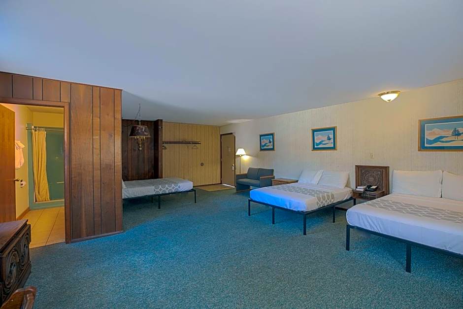 Love Hotels Tomahawk by OYO at Lake Mohawksin WI