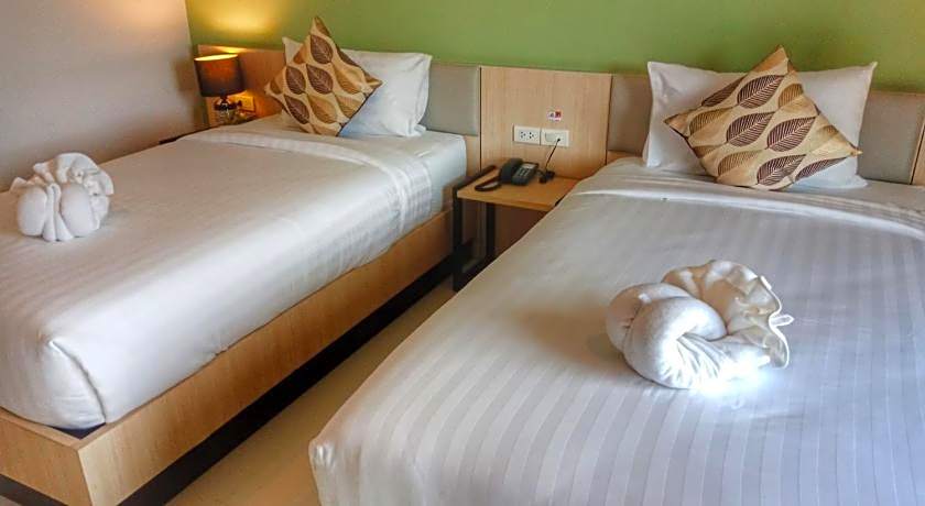 Louis' Runway View Hotel