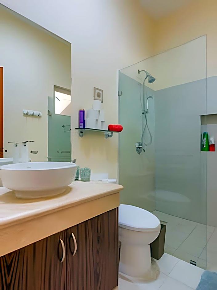 Cozy Place/WiFi/Beach 10 min Walk/Private Pool