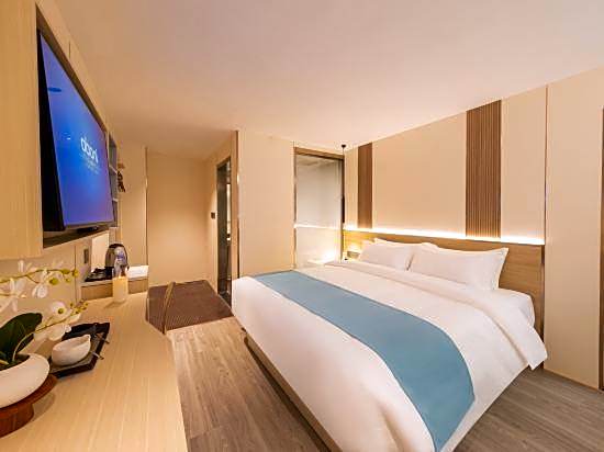 V8 Hotel (Guangzhou Xicun subway station store)