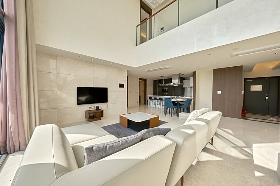 UH FLAT SIGNATURE DAEGU 