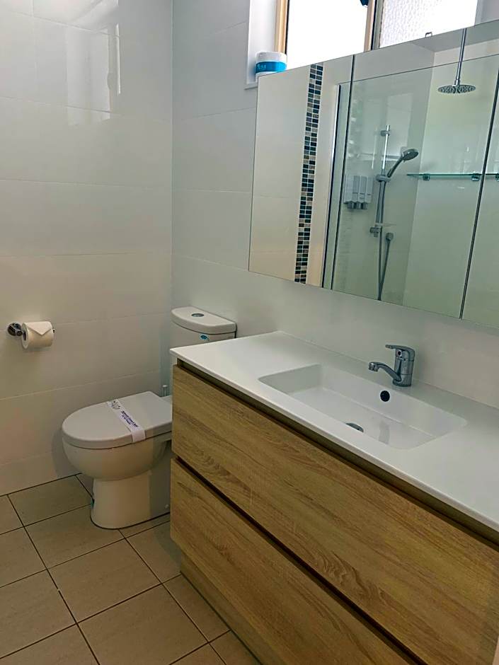 New England Motor Lodge