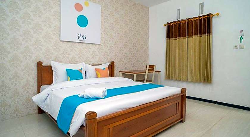 Sans Hotel Queen Batu