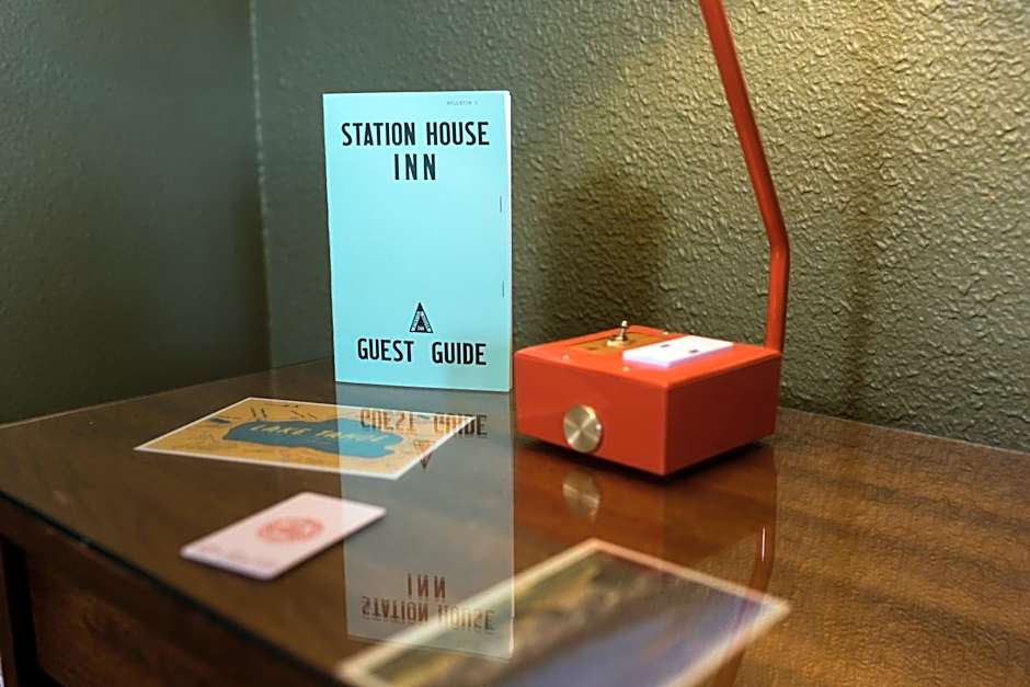 Station House Inn South Lake Tahoe, by Oliver