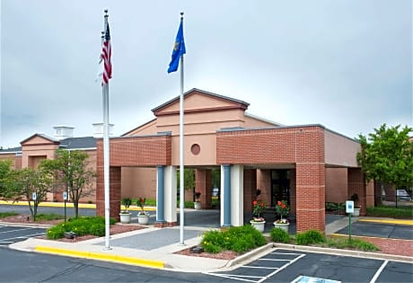 DoubleTree By Hilton Milwaukee Brookfield