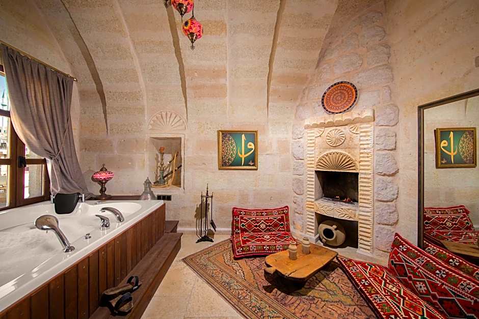 Cappa Via Cave Hotel