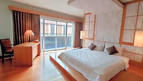 Family Suite Pool View