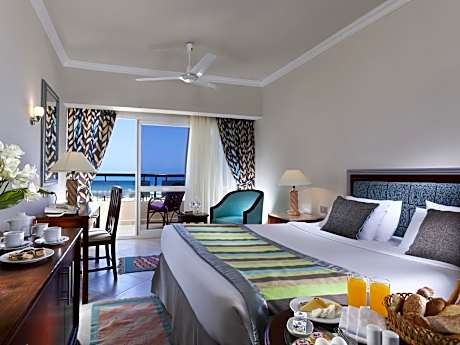 Superior Sea View Queen Bed