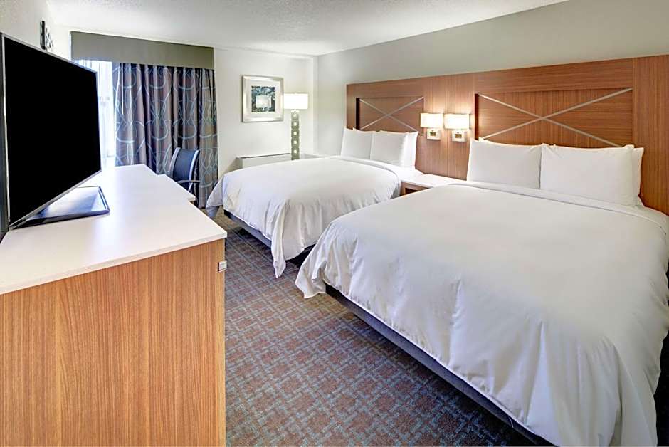 DoubleTree By Hilton Milwaukee Downtown