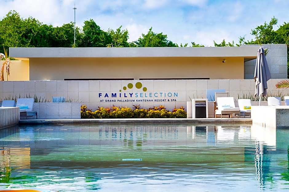 Family Selection at Grand Palladium Kantenah Resort & Spa- All Inclusive