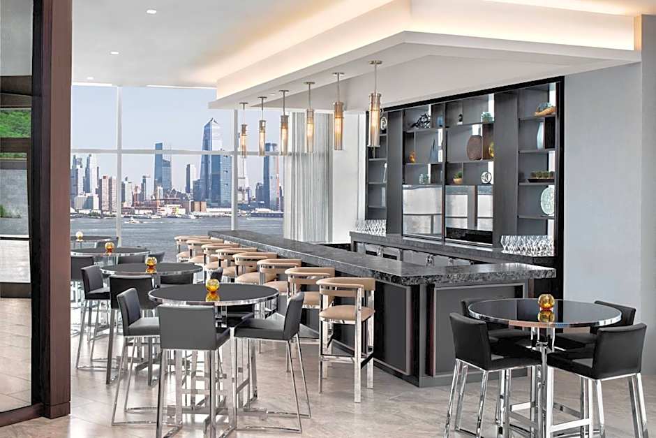 Envue, Autograph Collection