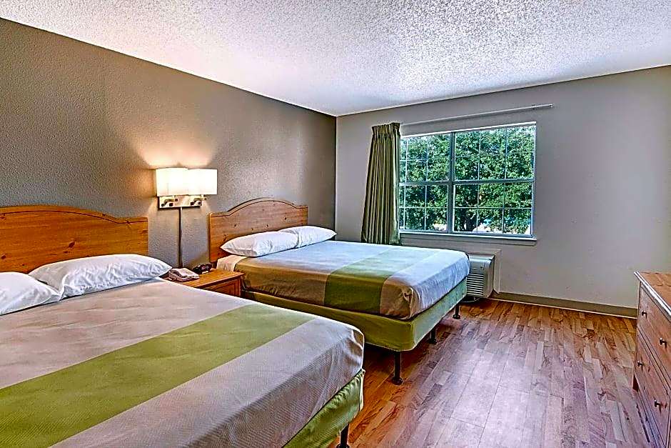Studio 6-Arlington, TX - South - Dallas