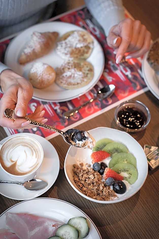 The Oswald Grand Hotel