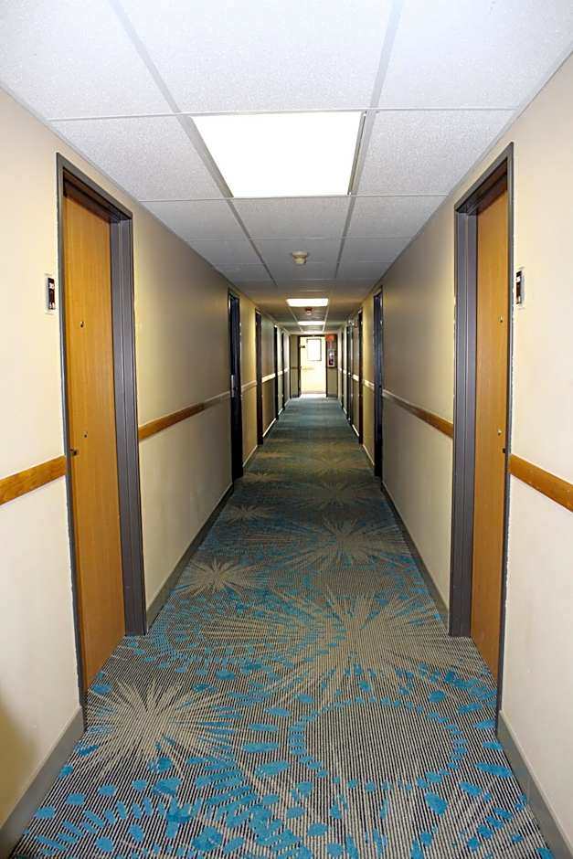 Reston Inn & Suites