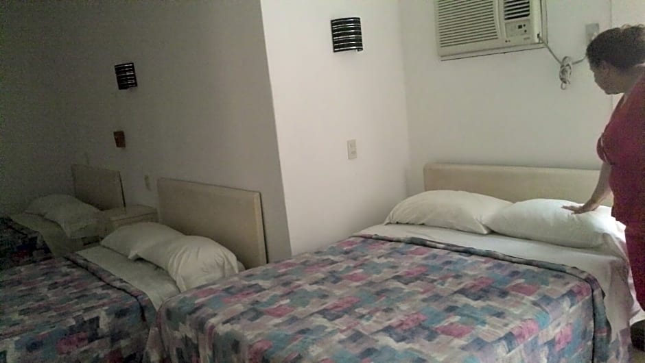 Hotel Morales Inn