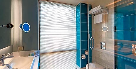 FAMILY STANDARD ROOM