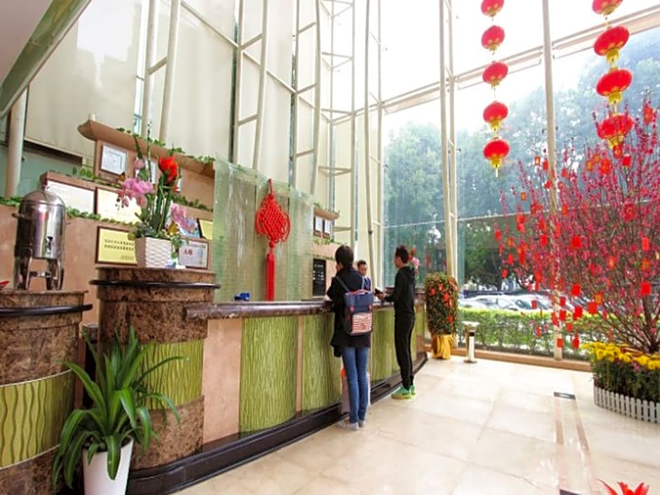 Royalty Hotel