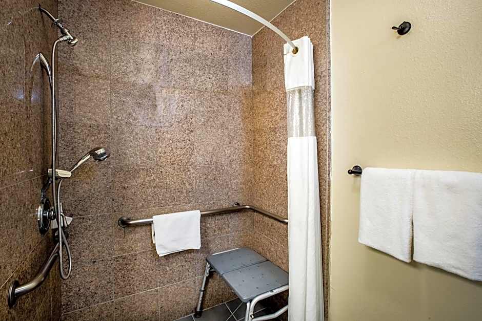 Days Inn by Wyndham Monterey Downtown