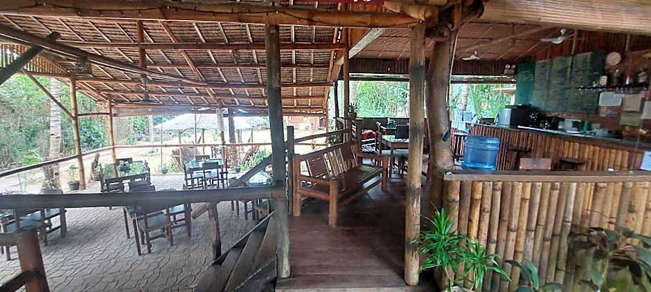 Toris Backpackers Paradise