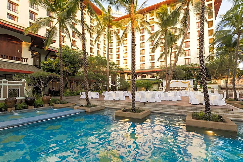 Chatrium Hotel Royal Lake Yangon