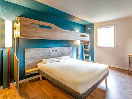 Triple Room (3 Adults or 2 Adults + 1 Child)