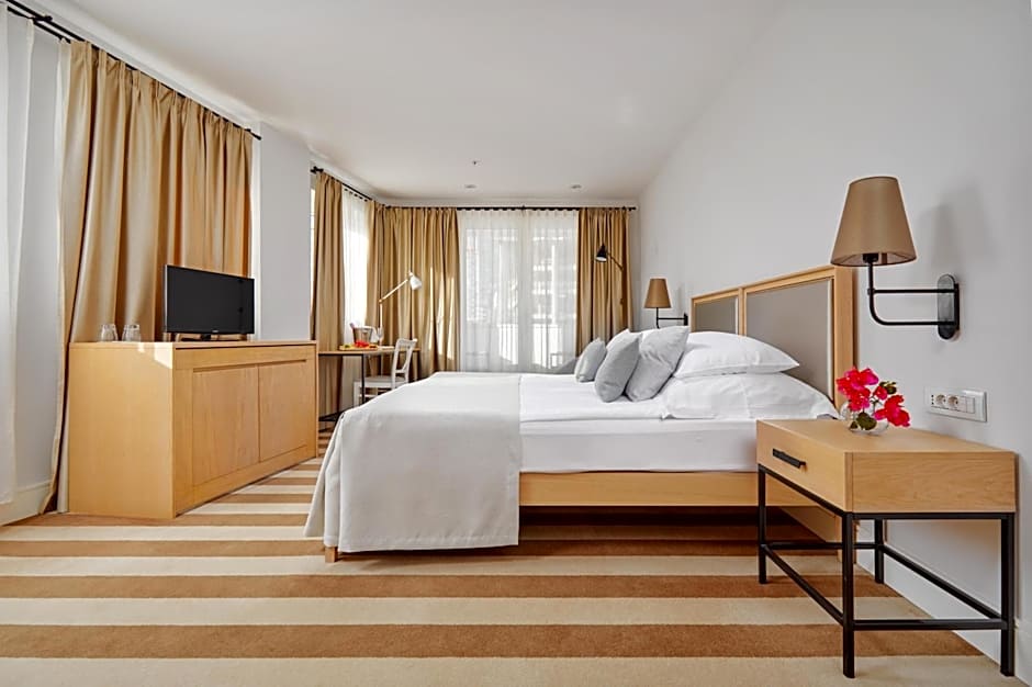 Crowne Plaza Budva by IHG