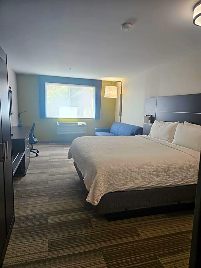 Holiday Inn Express Hotels & Suites Burlington By IHG