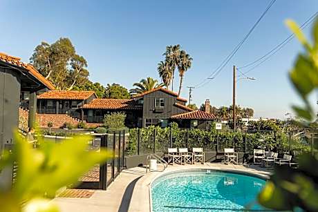 Woods Cove Inn