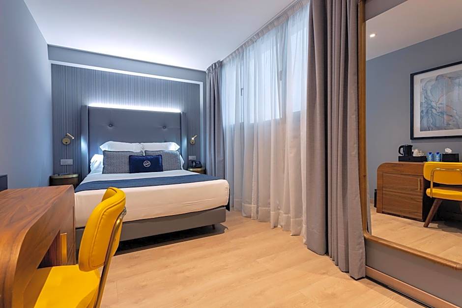 Photo 1 of 6 of Interior Double Room Single Use