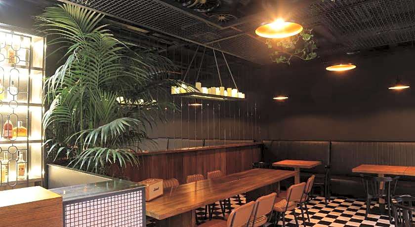 Hotel Twenties Tbilisi - Stay & Dine