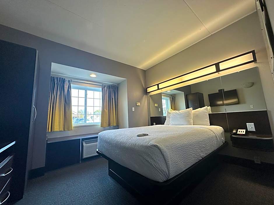 Microtel Inn & Suites by Wyndham Quincy Downtown/River Area
