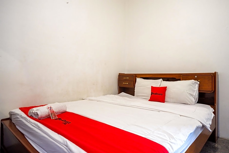 RedDoorz Syariah @ Elga Sastro Inn Malioboro