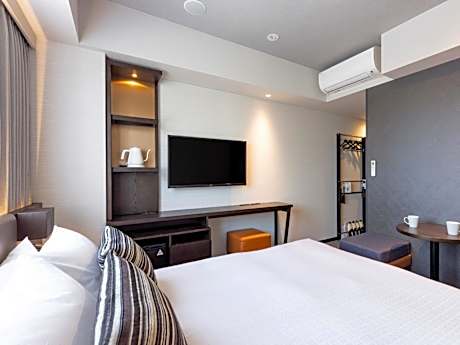 Moderate Double Room (1 Adult) - Non-Smoking