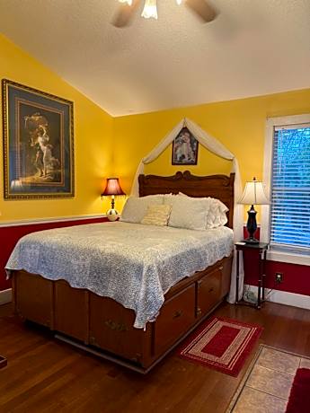 Queen Room with Balcony